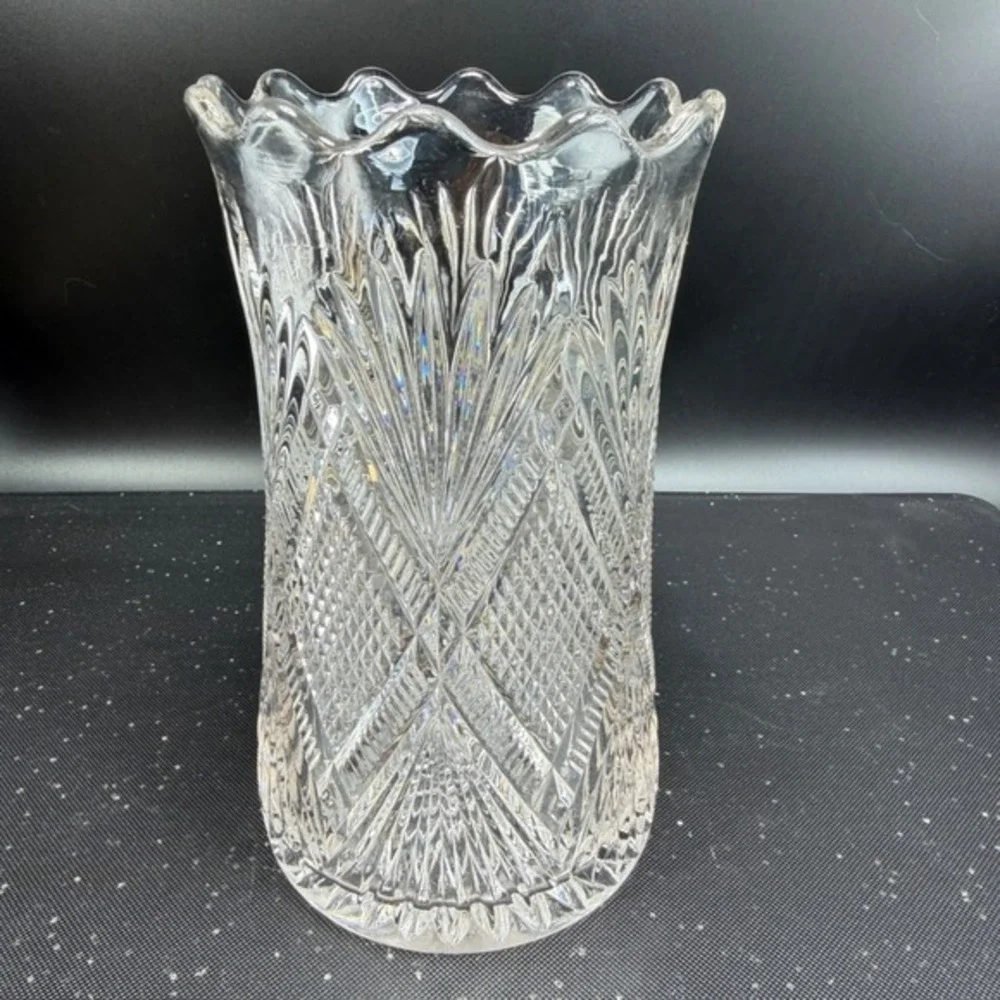 Antique Manganese UV Glow Glass Vase‎ Scalloped Rim Diamond Fan Pattern PENNOVA